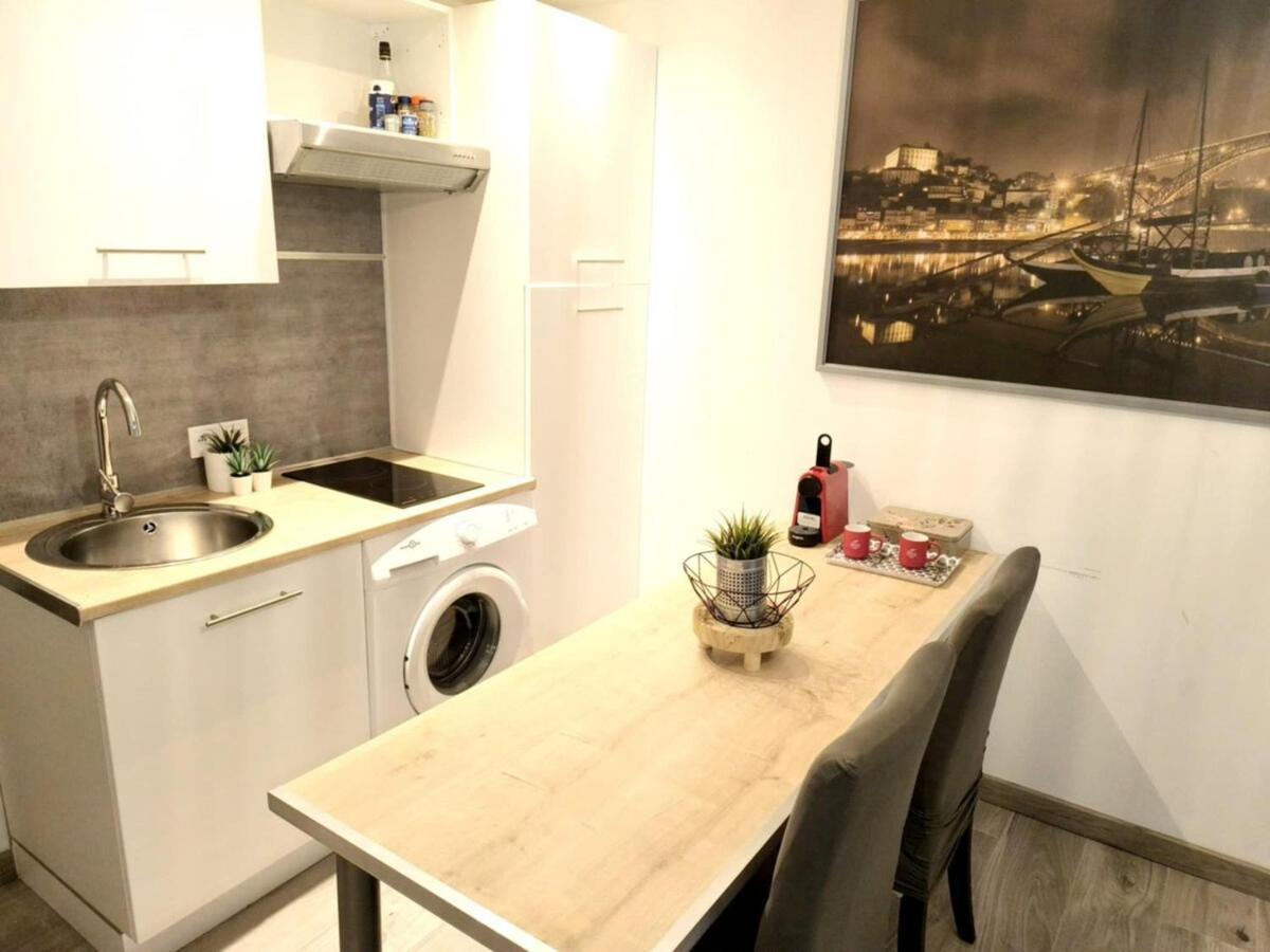 Cosy Avec Piscine Residentielle & Proche Centre Apartment *