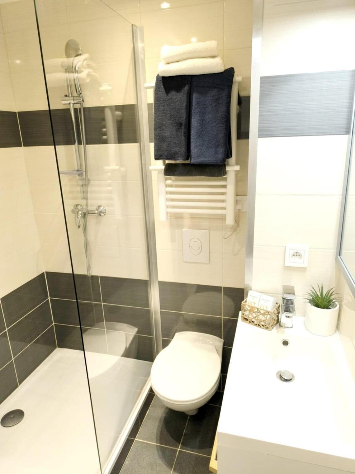 Apartment Cosy Avec Piscine Residentielle & Proche Centre *