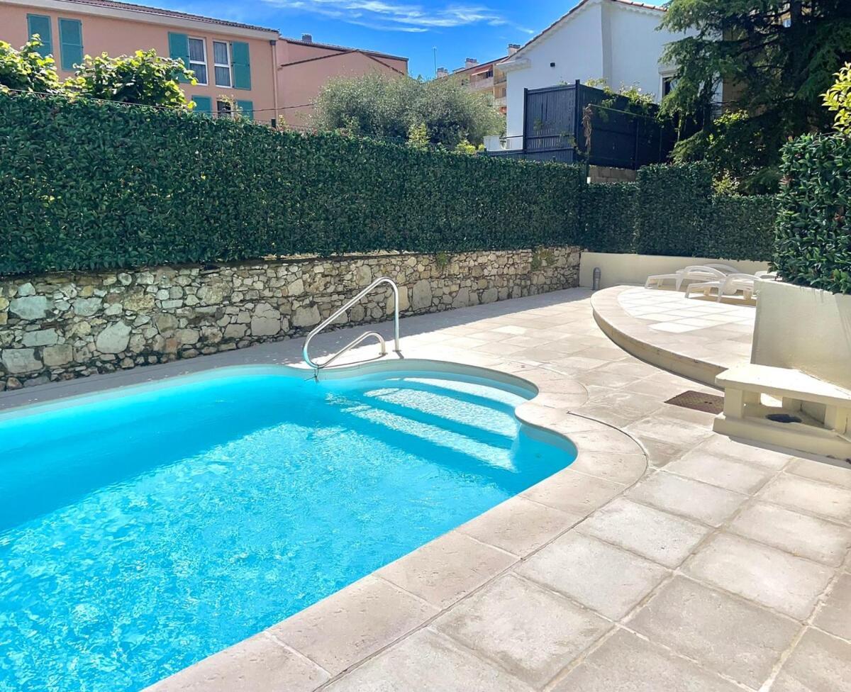 Cosy Avec Piscine Residentielle & Proche Centre